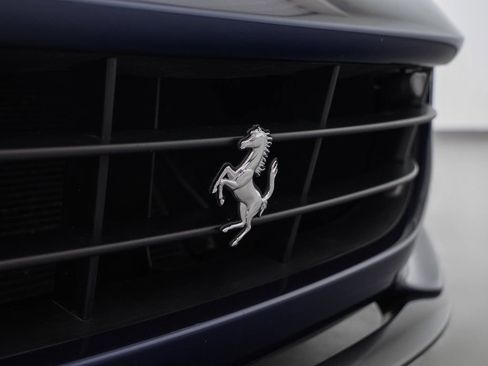 Certified 2019 Ferrari Portofino image 9