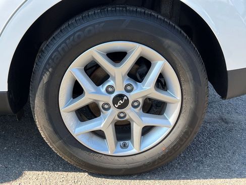 Used 2025 Kia Soul LX w/ LX Technology Package image 27