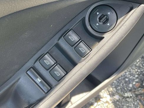 Used 2015 Ford Focus SE FWD image 16