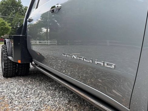 Used 2024 GMC Sierra 3500 Denali Ultimate AWD/4WD image 22