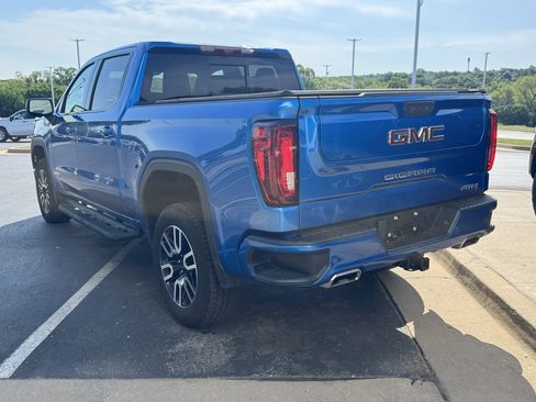 Used 2024 GMC Sierra 1500 AT4 w/ Technology Package AWD/4WD image 3
