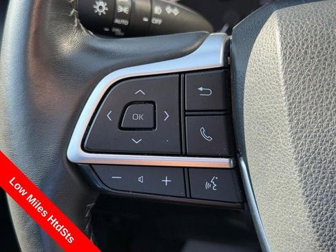 Used 2023 Toyota Highlander XLE AWD/4WD image 21
