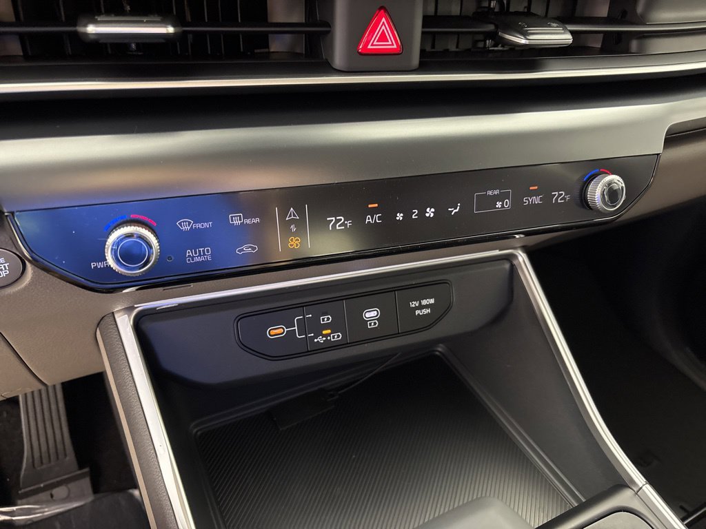 New 2026 Kia Carnival FWD image 35