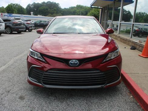 Used 2022 Toyota Camry LE FWD image 2