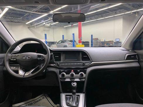 Used 2019 Hyundai Elantra SE w/ Cargo Package image 18