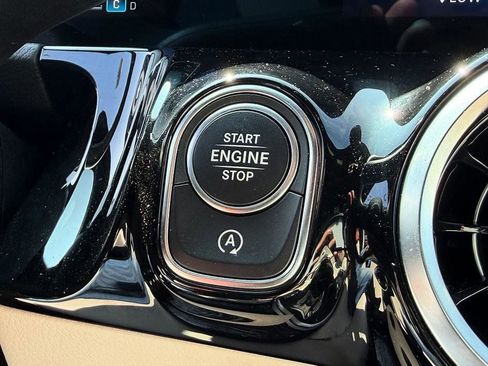 Used 2025 Mercedes-Benz GLA 250 4MATIC image 25