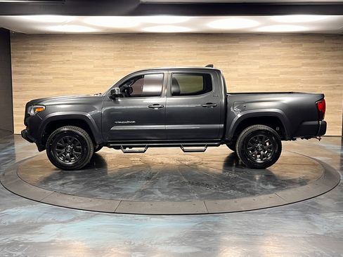 Used 2020 Toyota Tacoma SR5 image 14