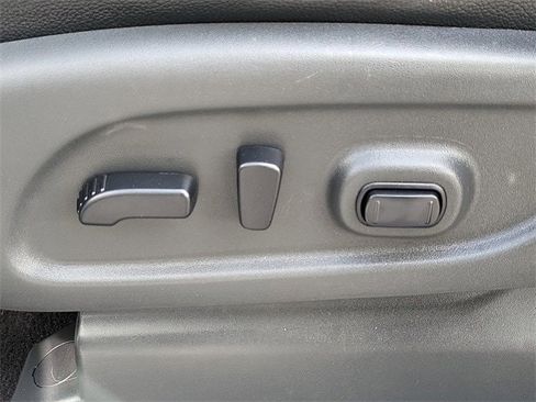 Used 2017 Nissan Titan PRO-4X w/ Pro-4x Convenience Package image 22