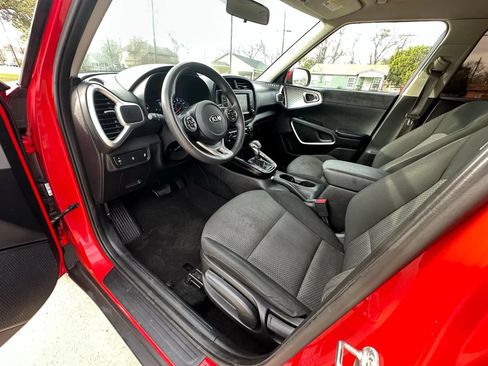 Used 2020 Kia Soul LX FWD image 17