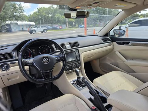 Used 2017 Volkswagen Passat 1.8T SE FWD image 15