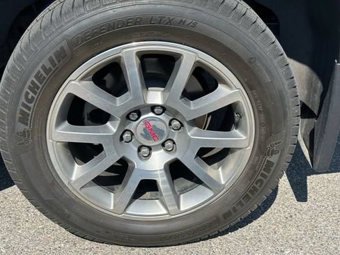 Used 2018 GMC Yukon Denali w/ Open Road Package AWD/4WD image 13