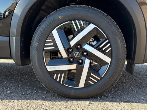 New 2026 Nissan Kicks SV w/ SV Premium Package image 10