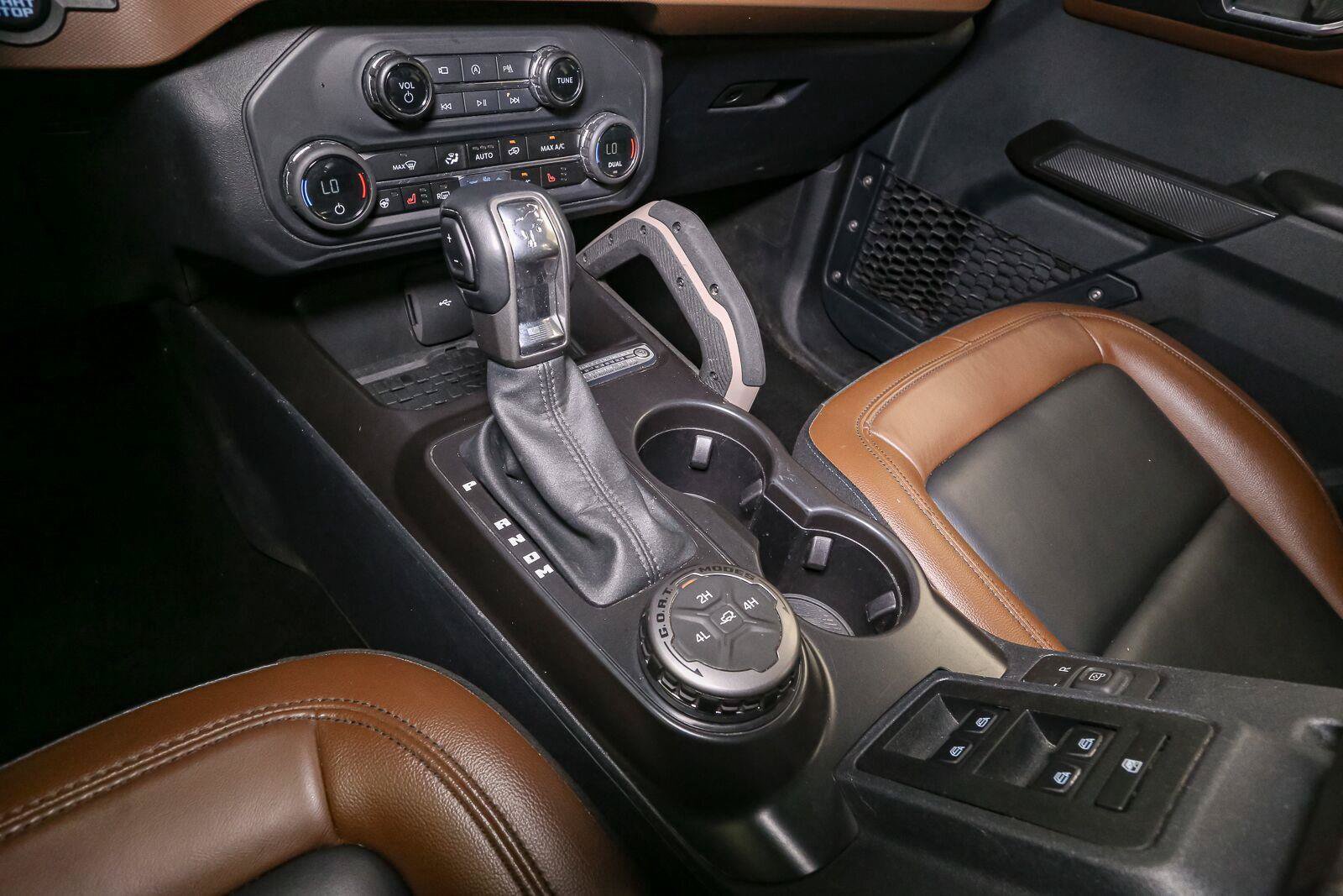 Used 2024 Ford Bronco Outer Banks AWD/4WD image 34