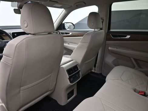 New 2026 Volkswagen Atlas SE image 10