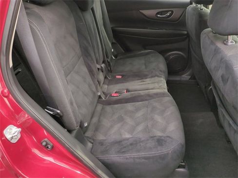 Used 2016 Nissan Rogue SV image 26