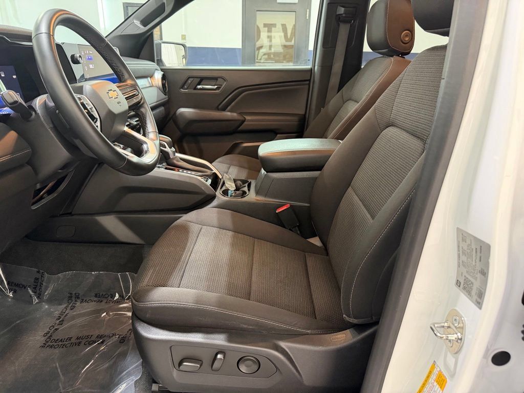 Used 2023 Chevrolet Colorado LT w/ LT Convenience Package II AWD/4WD image 30
