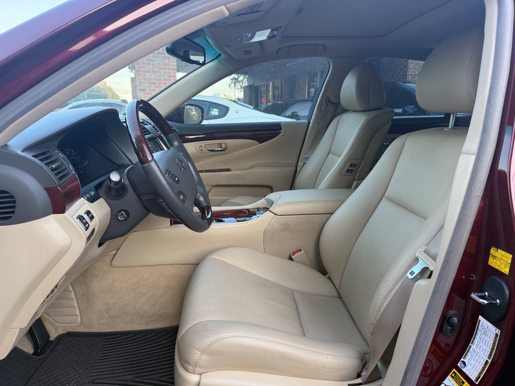 Used 2008 Lexus LS 460 w/ Comfort Pkg RWD image 8