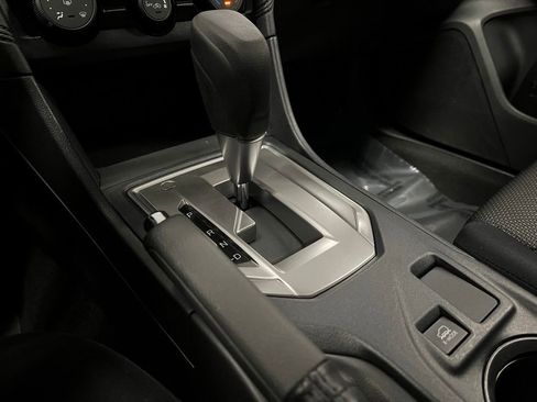 Used 2019 Subaru Crosstrek 2.0i w/ Eyesight System image 11