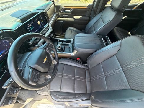 Used 2024 Chevrolet Silverado 1500 High Country RWD image 15