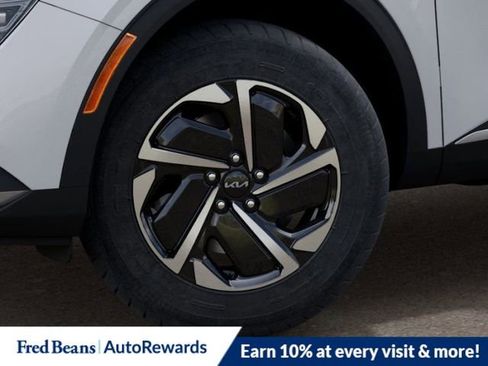 New 2025 Kia Sportage LX image 10
