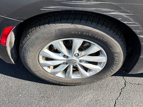 Used 2019 Chrysler Pacifica Touring-L FWD image 8