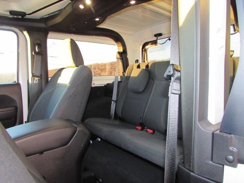 Used 2025 Jeep Wrangler Sport image 23