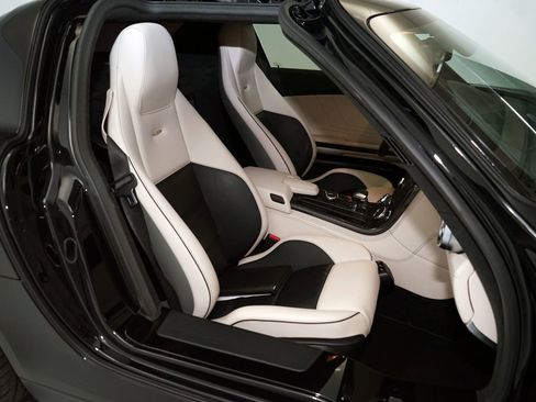 Used 2011 Mercedes-Benz SLS AMG Coupe image 13