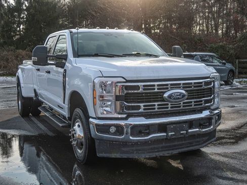 Used 2024 Ford F350 XLT image 7