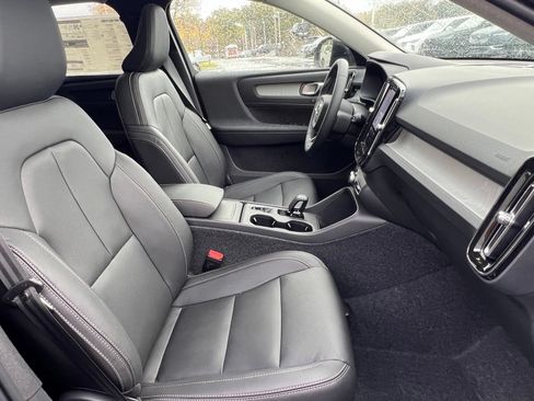 New 2026 Volvo XC40 B5 Plus w/ Protection Package Premier AWD/4WD image 19