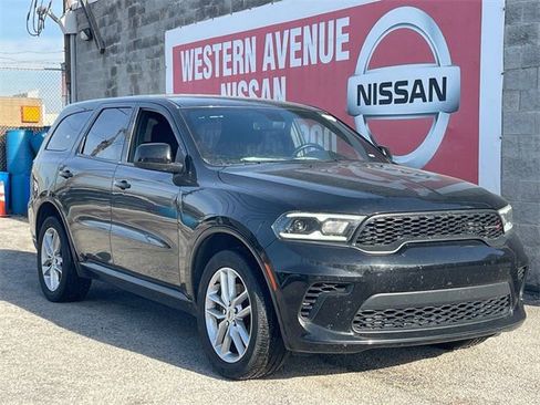 Used 2023 Dodge Durango GT image 2