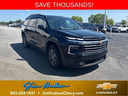 Used 2025 Chevrolet Traverse LT