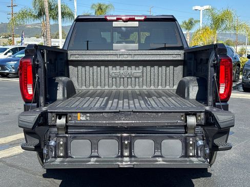 Used 2025 GMC Sierra 1500 Denali image 9