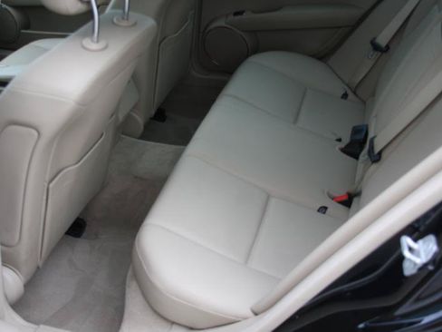 Used 2011 Mercedes-Benz C 300 4MATIC Sedan image 39