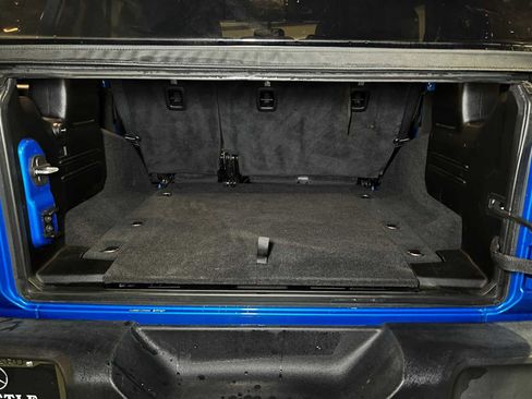 Used 2021 Jeep Wrangler Unlimited Islander image 16