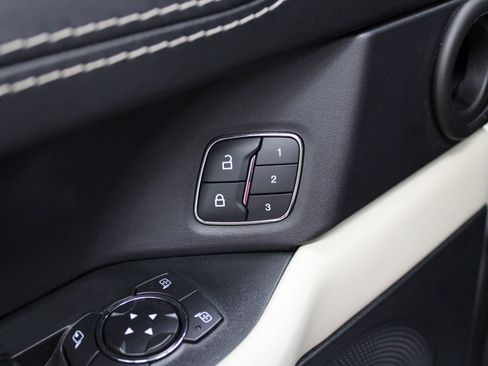 Used 2021 Ford Expedition Max Platinum image 17