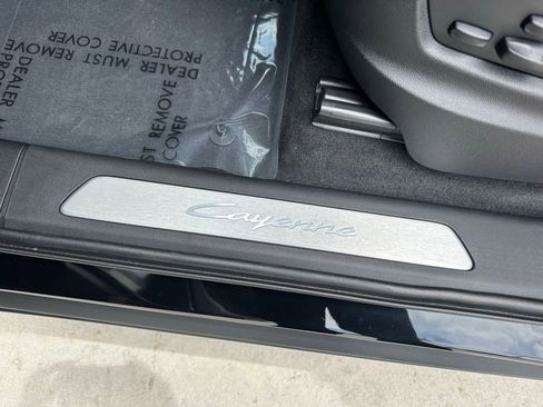 Used 2026 Porsche Cayenne E-Hybrid Coupe AWD/4WD image 23