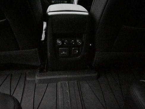 Used 2024 Buick Enclave Avenir AWD/4WD image 29