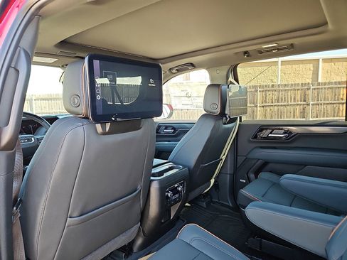 New 2026 GMC Yukon XL AT4 w/ AT4 Premium Plus Package image 9