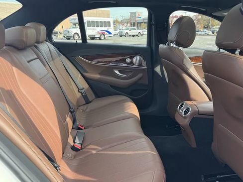 Used 2017 Mercedes-Benz E 300 4MATIC image 23