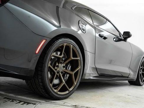 Used 2018 Chevrolet Camaro ZL1 RWD image 15