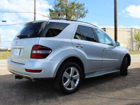 Used 2011 Mercedes-Benz ML 350 2WD w/ Premium 1 Pkg image 2
