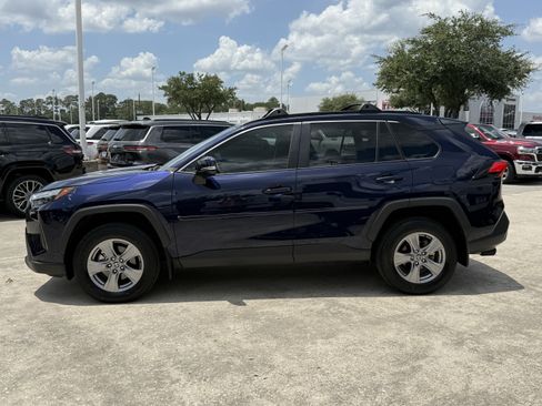 Used 2025 Toyota RAV4 XLE w/ Convenience Package FWD image 9