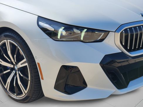 Used 2026 BMW 540i xDrive w/ M Sport Package AWD/4WD image 30