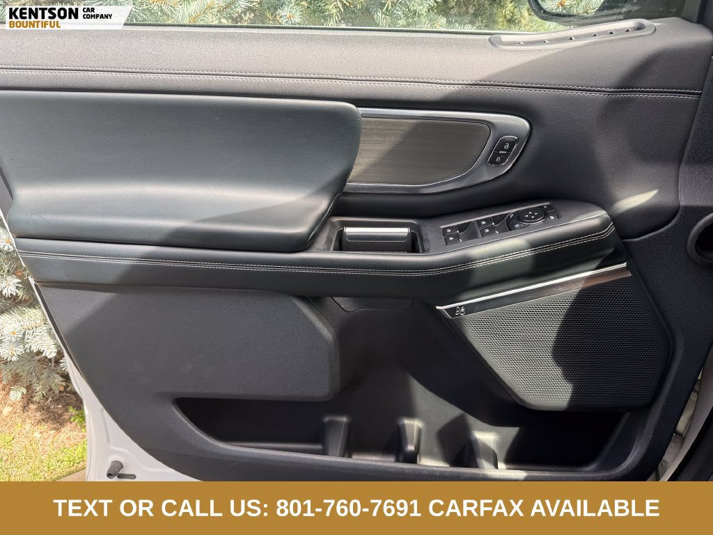 Used 2025 Ford Expedition Max Platinum AWD/4WD image 16