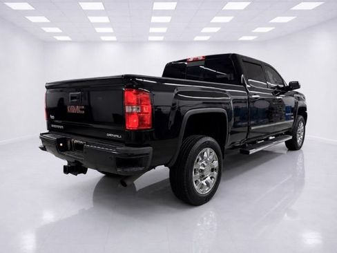 Used 2018 GMC Sierra 2500 Denali AWD/4WD image 8