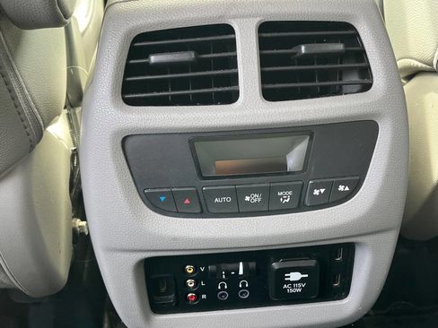 Used 2017 Honda Pilot Touring image 24