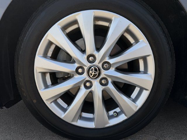 Used 2020 Toyota Camry LE FWD image 9