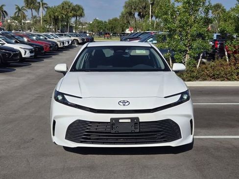 Used 2025 Toyota Camry LE image 2