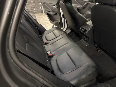 Used 2020 Jaguar F-PACE Premium image 35