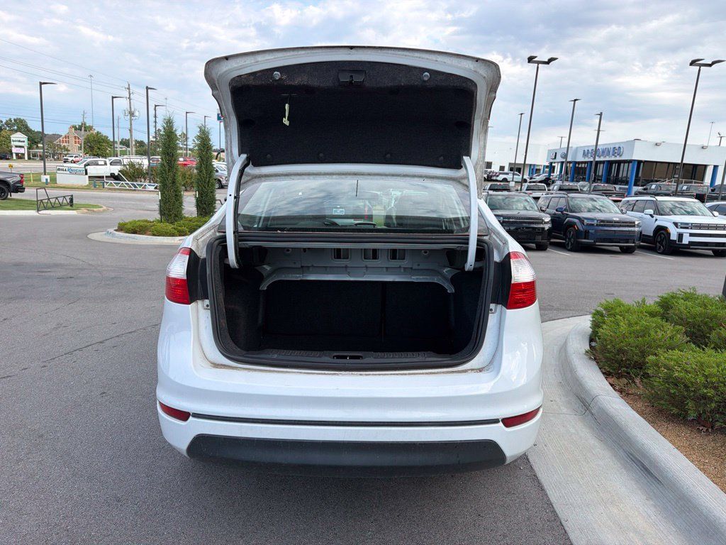 Used 2019 Ford Fiesta SE w/ Equipment Group 201A FWD image 6